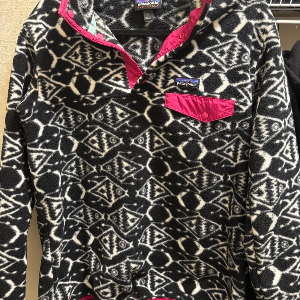Patagonia Synchilla Black and White Fleece with Pink Accents